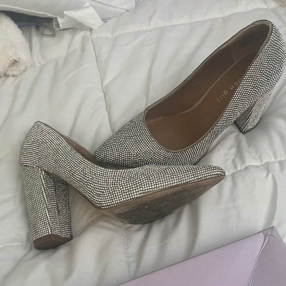 Diamond like stone Heels - Picture 1 of 4